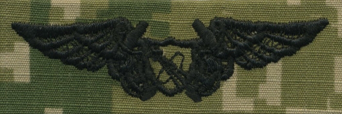 NWU Type III Warfare Devices & Breast Insignia Officer