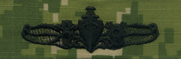 NWU Type III Warfare Devices & Breast Insignia Officer