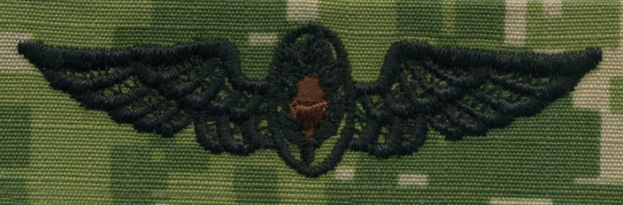 NWU Type III Warfare Devices & Breast Insignia Officer