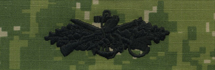 NWU Type III Warfare Devices & Breast Insignia Officer