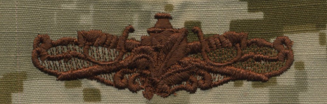 NWU Type II Warfare Devices & Breast Insignia Officer