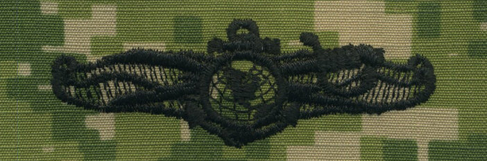 NWU Type III Warfare Devices & Breast Insignia Officer